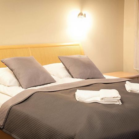 H31 Aparthotel Poznań Exteriör bild