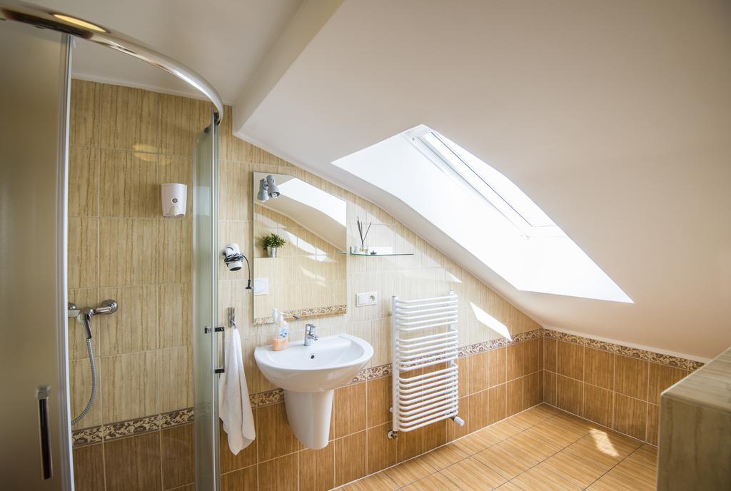 H31 Aparthotel Poznań Rum bild