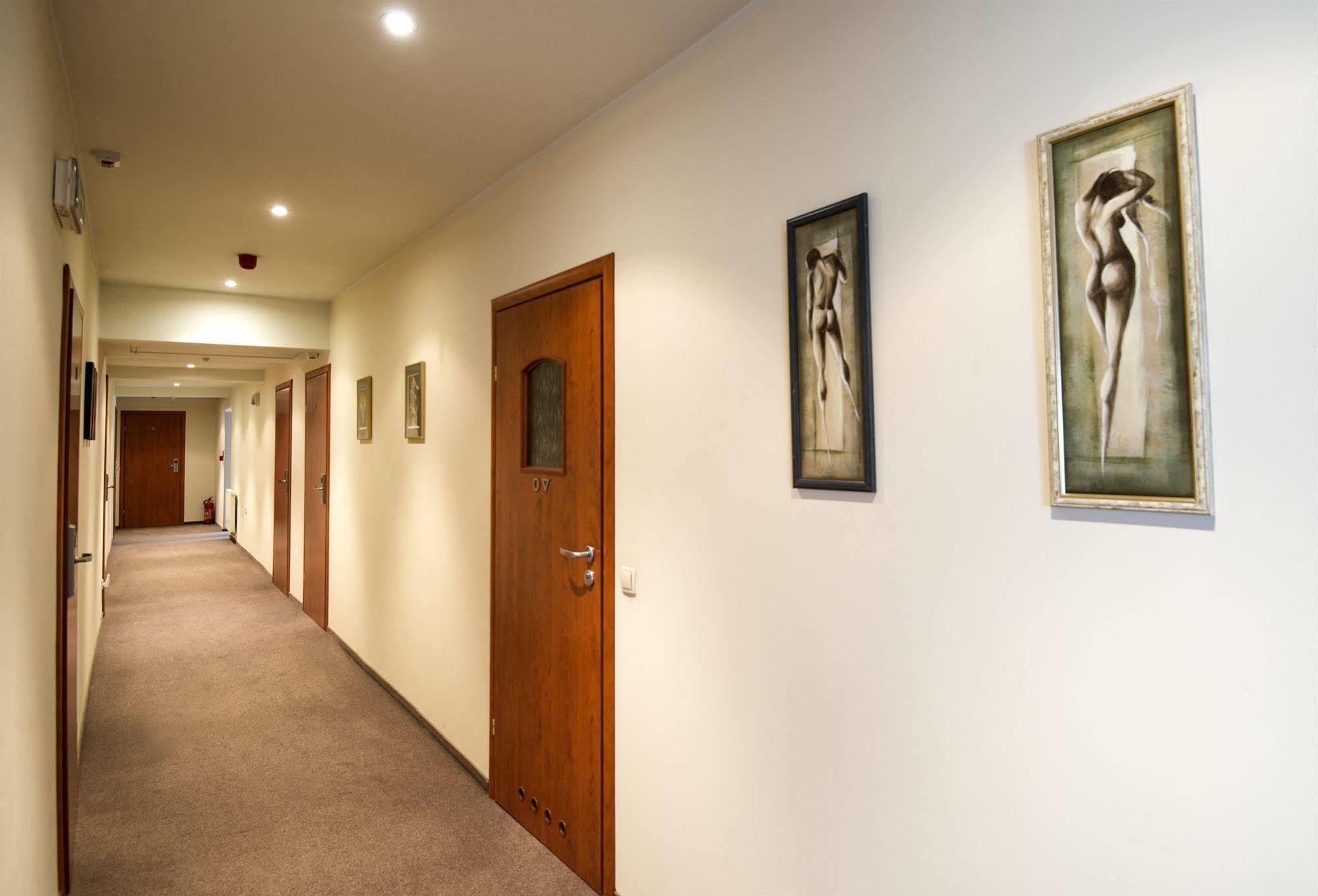 H31 Aparthotel Poznań Exteriör bild