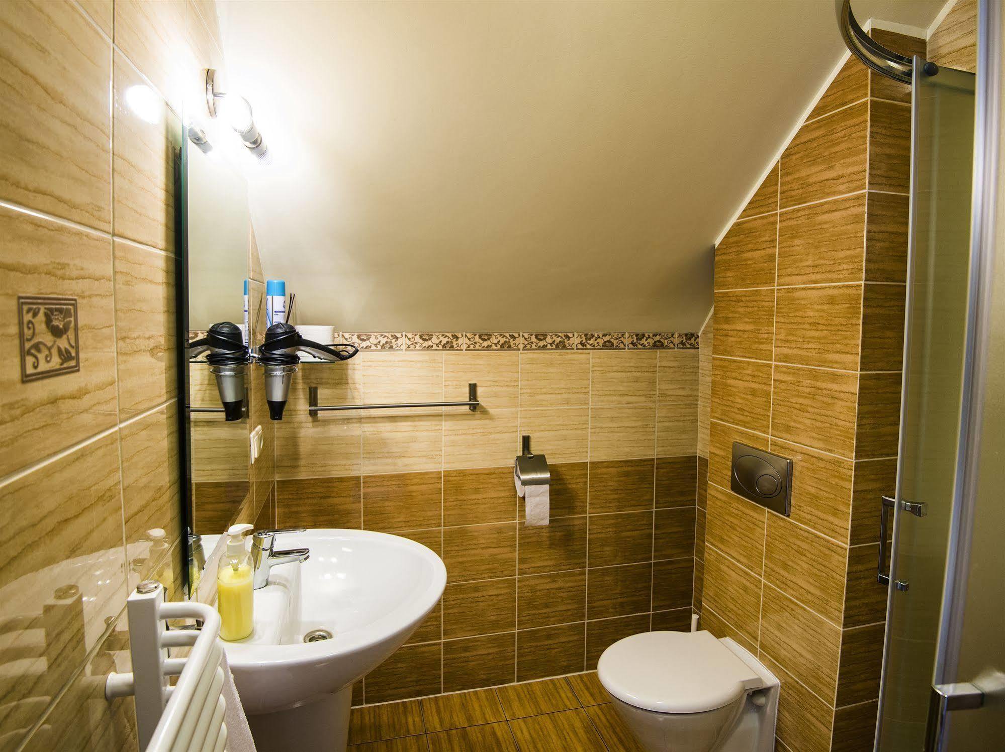H31 Aparthotel Poznań Exteriör bild