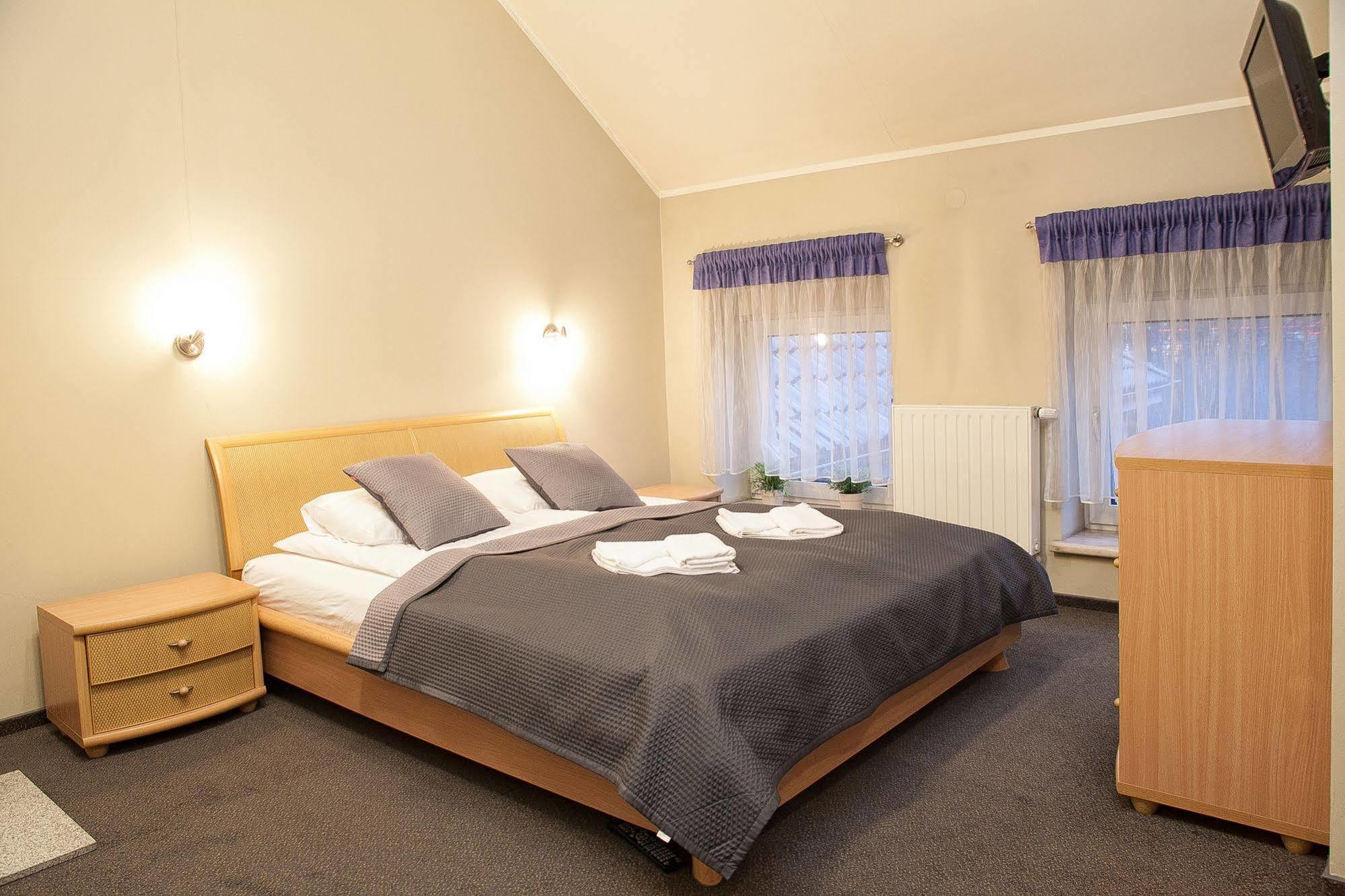 H31 Aparthotel Poznań Exteriör bild