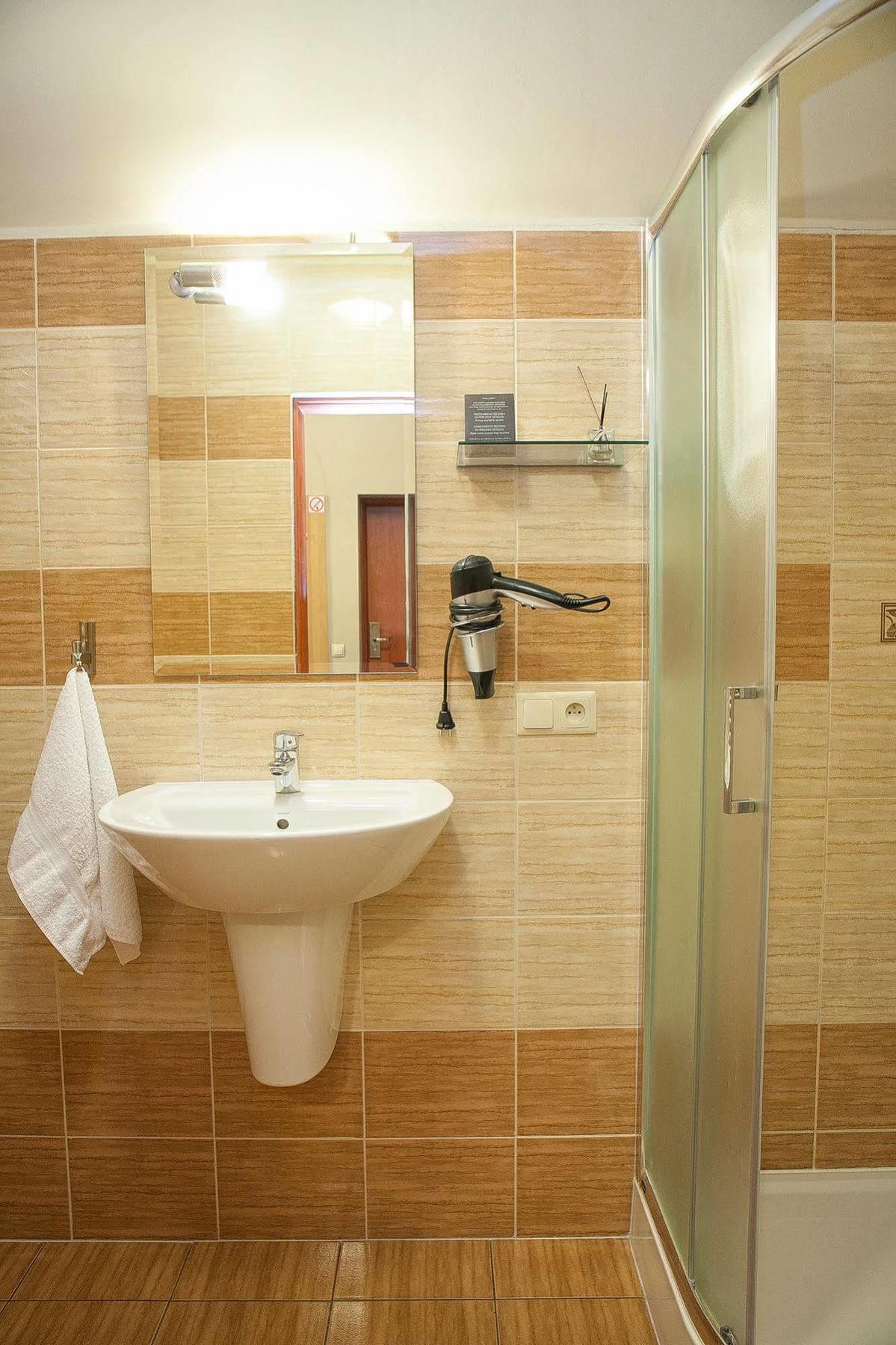 H31 Aparthotel Poznań Exteriör bild