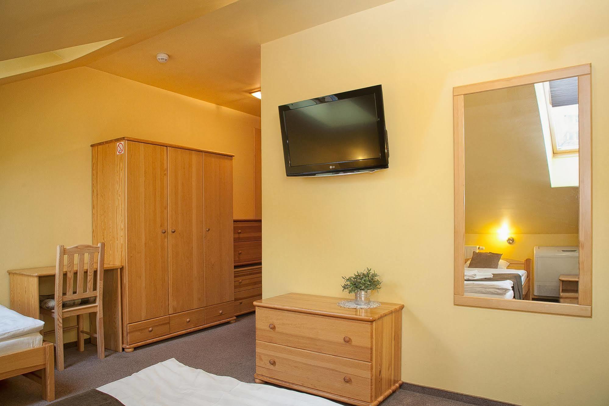 H31 Aparthotel Poznań Exteriör bild