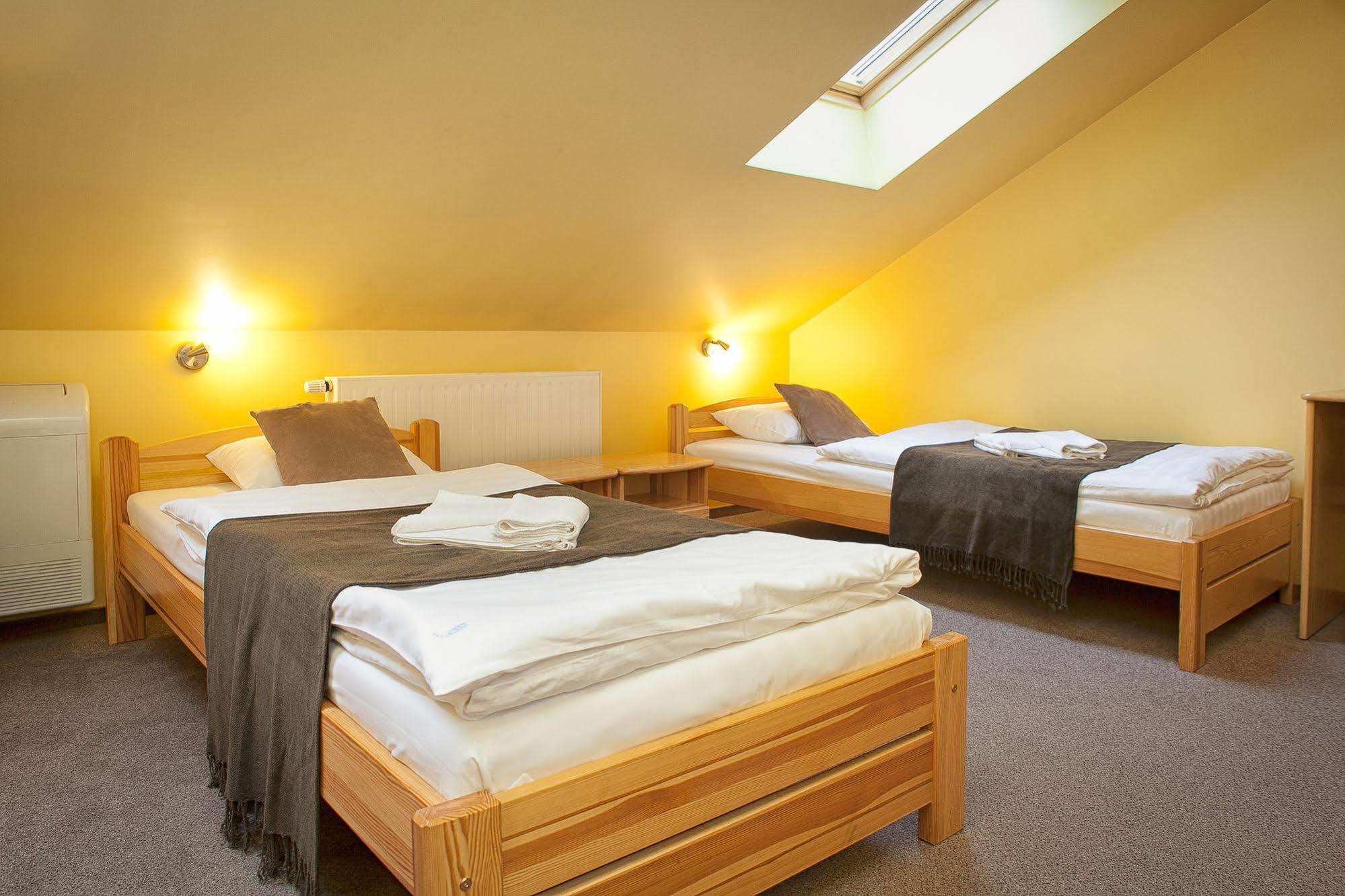 H31 Aparthotel Poznań Exteriör bild