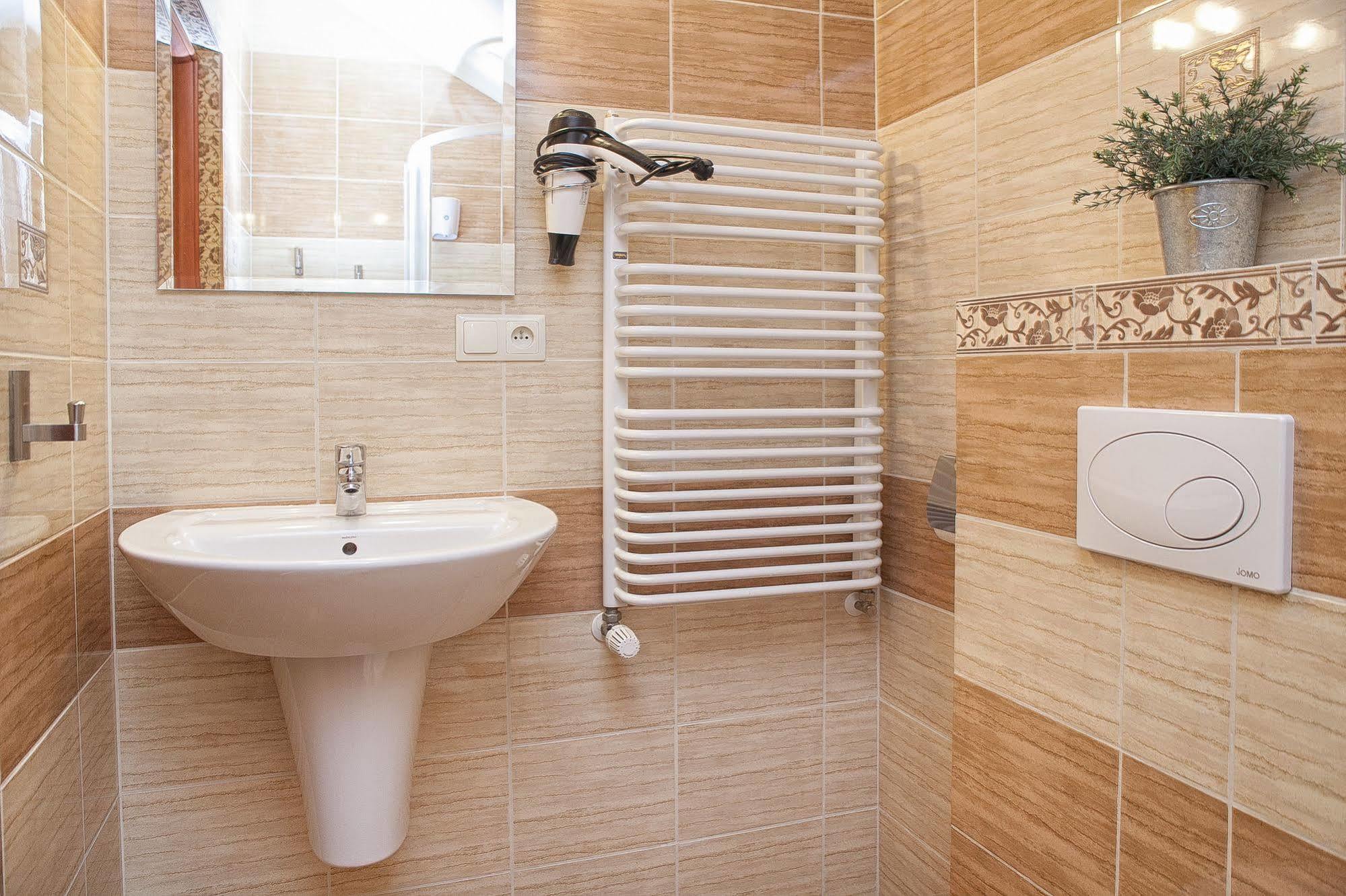 H31 Aparthotel Poznań Exteriör bild